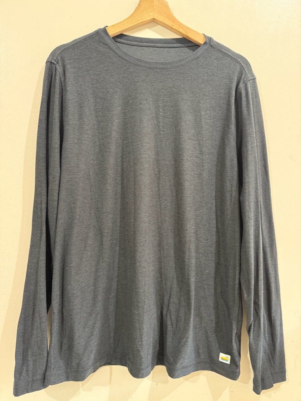 Vuori Long Sleeve Crew in Heather Gray